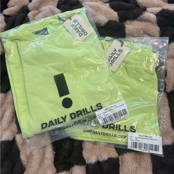 Daily Drills Unisex Oversized Crew and Super Shorts- M/L- Zilker - Picture 4 of 4